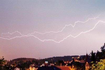 CNV000019.JPG (690.82 KiB) Zobrazeno 14181 x Jablonec nad Nisou, 9.6.2010,pohled na JVV, dvojitý blesk